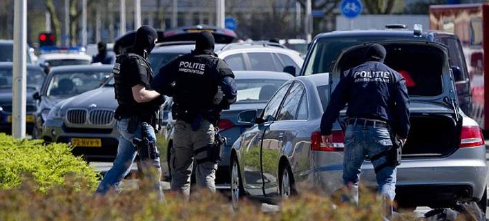 Η Ολλανδία έκλεισε τα σύνορα με το Βέλγιο -Εξονυχιστικοί έλεγχοι σε όλα τα οχήματα